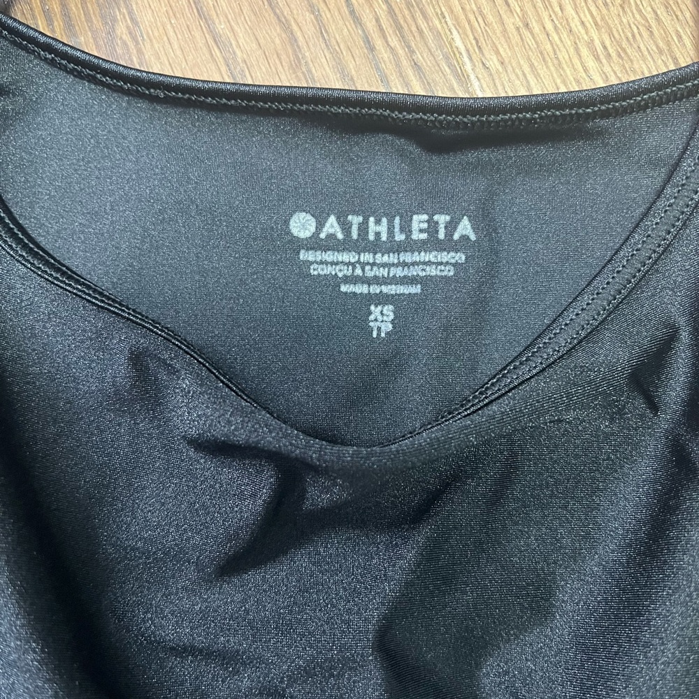 Athleta crop top, gym top, sport bra